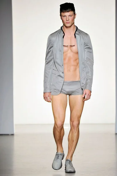 Look 37